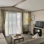 Beachside On Rspb Nature Reserve Holiday home *